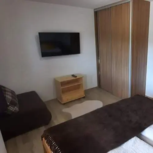 Chata Borovica v obci Valča